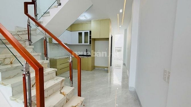 CHÚ TƯ BÁN NHÀ MẶT TIỀN ĐƯỜNG VỪA Ở VỪA KINH DOANH 