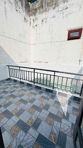CHÚ TƯ BÁN NHÀ MẶT TIỀN ĐƯỜNG VỪA Ở VỪA KINH DOANH 