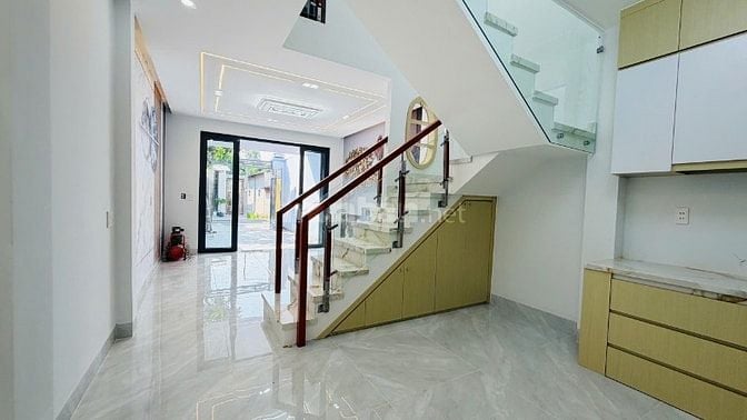 CHÚ TƯ BÁN NHÀ MẶT TIỀN ĐƯỜNG VỪA Ở VỪA KINH DOANH 