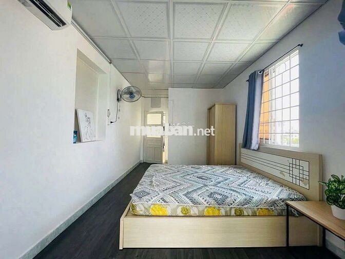 Sân siêu rộng + máy giặt riêng + 30m đến Cầu Kiệu + free 2 xe 