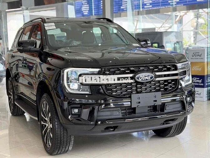 Ford Everest Platinum 2026 Xăng Tự động 10 cấp