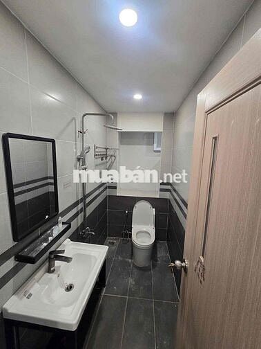 NHÀ NGUYÊN CĂN 3PN 2WC 3 MÁY LẠNH, KẾT CẤU 1 TRỆT 1 LẦU VỪA Ở VỪA KD