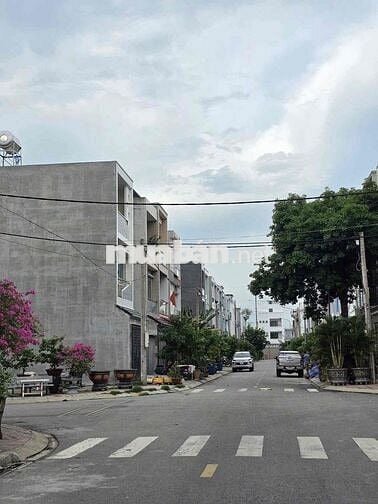 bán lô đất KDC Phú Mỹ Hiệp 60m2 SHR nằm kế bên trung tâm y tế Dĩ An