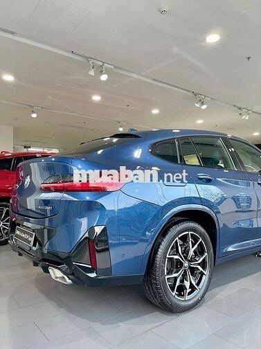 BMW X4 xDrive20i M Sport Xanh