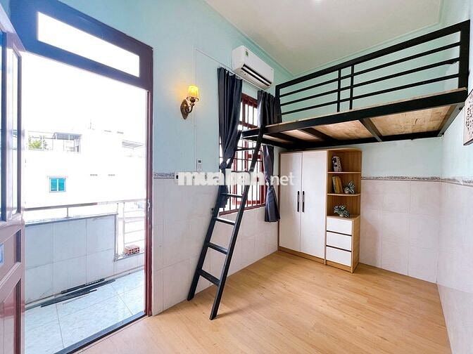 Ngay Võ Thị Thừa 18m2 gác+ ban công+ cửa số lớn thoáng mát