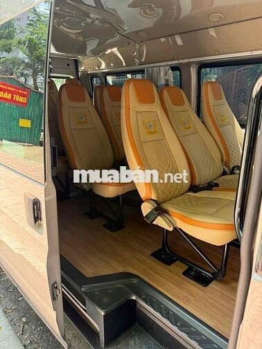 Ford Transit sx 2018 16 chỗ bảng trung.