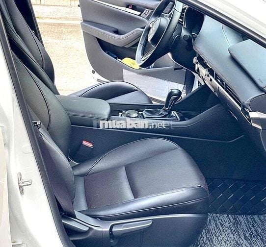 Mazda Mazda 3 1.5 Luxury 2024 Trắng 16000 km