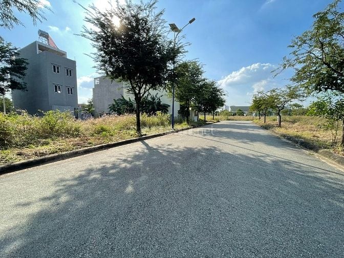 Lô góc 2 mặt tiền 167,5m2 hot nhất KĐT Bình Nguyên giá chỉ 10,7 tỷ