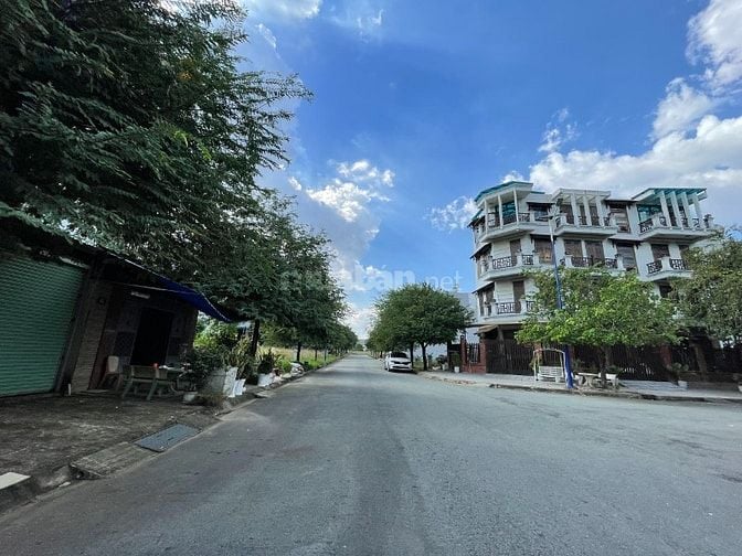 Lô góc 2 mặt tiền 167,5m2 hot nhất KĐT Bình Nguyên giá chỉ 10,7 tỷ
