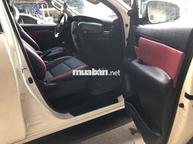 Toyota Fortuner 2.4MT 2017 Trắng 110.000 km