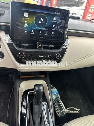 Toyota Corolla Altis 1.8V 2022, xe lướt 9 hãng