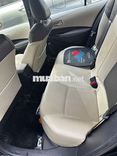 Toyota Corolla Altis 1.8V 2022, xe lướt 9 hãng