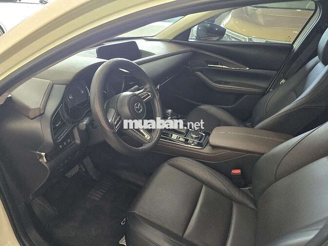Mazda CX30 Luxury dky 2025 chạy 18.000 km