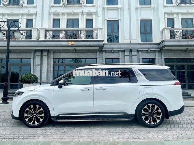 Kia Carnival Signature 2.2D 2022 68000 km Trắng