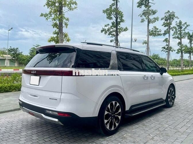Kia Carnival Signature 2.2D 2022 68000 km Trắng