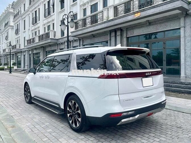 Kia Carnival Signature 2.2D 2022 68000 km Trắng