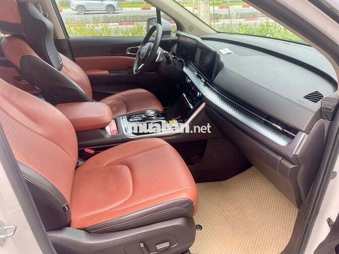 Kia Carnival Signature 2.2D 2022 68000 km Trắng
