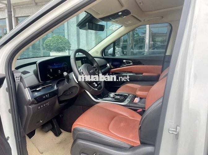 Kia Carnival Signature 2.2D 2022 68000 km Trắng