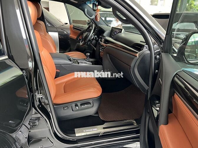 Lexus LX570 Super Sport S 2018 Trung Đông Đen