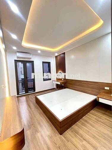 Cực Hiếm , Nhà mới thang máy 35m ,6 tầng , ôtô VF3 đỗ cửa