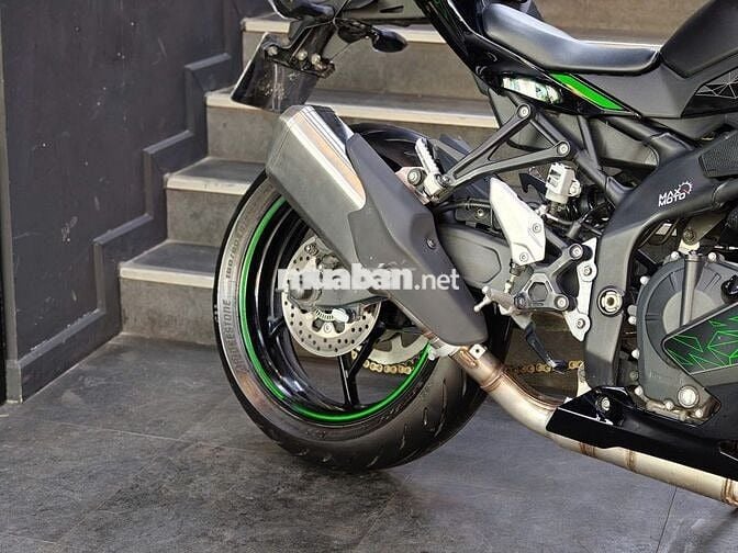 Kawasaki Ninja ZX25R 2023 Xám Titan 11504 km
