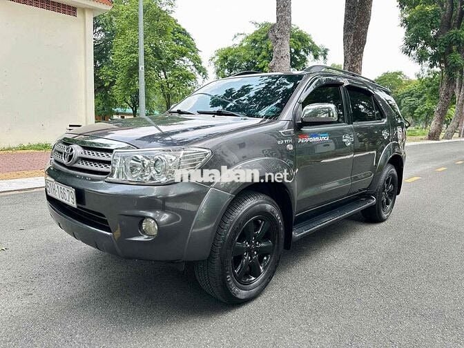 Toyota Fortuner V 4x4 AT 2010