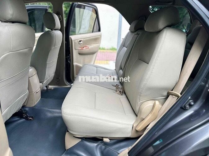 Toyota Fortuner V 4x4 AT 2010