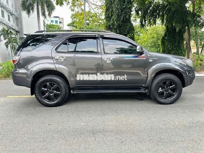 Toyota Fortuner V 4x4 AT 2010