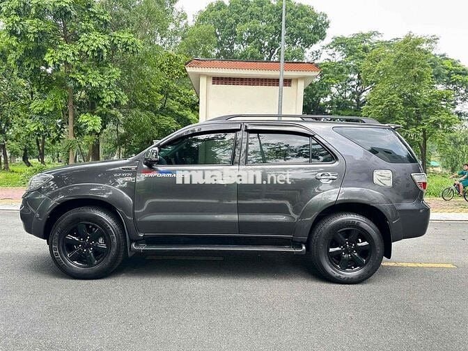 Toyota Fortuner V 4x4 AT 2010