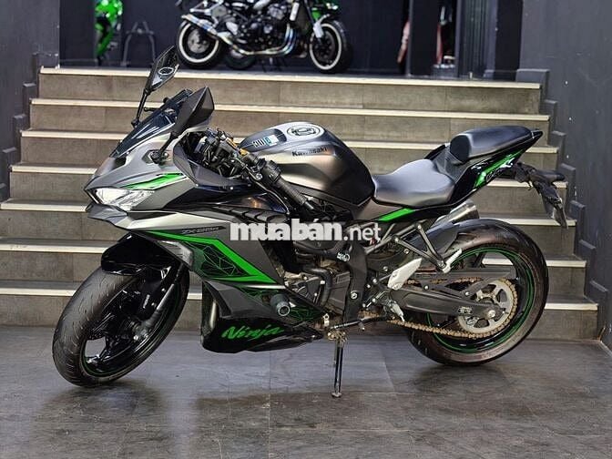 Kawasaki Ninja ZX25R 2023 Xám Titan 11504 km