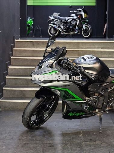 Kawasaki Ninja ZX25R 2023 Xám Titan 11504 km