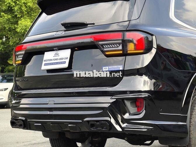 Everest Titanium 4x4 Full Đen ,2028 lướt 28 ngàn