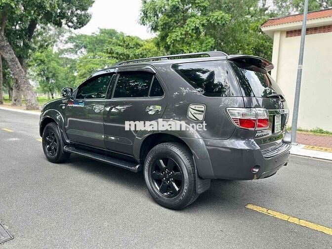 Toyota Fortuner V 4x4 AT 2010