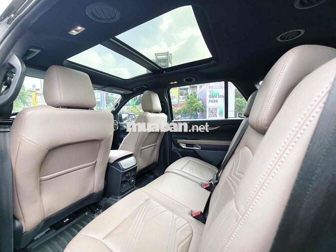 Everest Titanium 4x4 Full Đen ,2028 lướt 28 ngàn