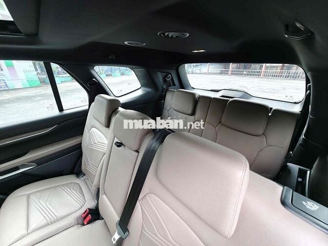 Everest Titanium 4x4 Full Đen ,2028 lướt 28 ngàn