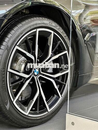 BMW 520i M Sport Đen 5 chỗ