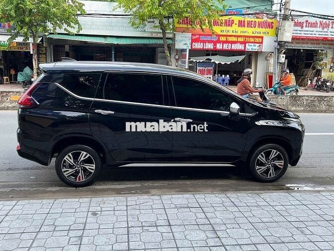 Mitsubishi Xpander AT 2021 màu đen cọp