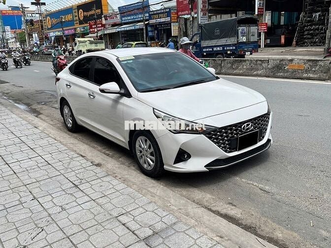 Hyundai Accent AT 2023 màu trắng, xe đi 4v km
