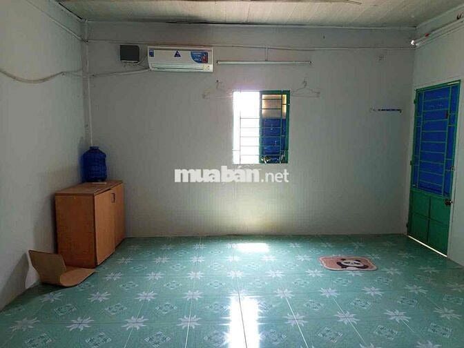 phòng máy lạnh kệ bếp wc riêng ngay gần cầu chà và Q8