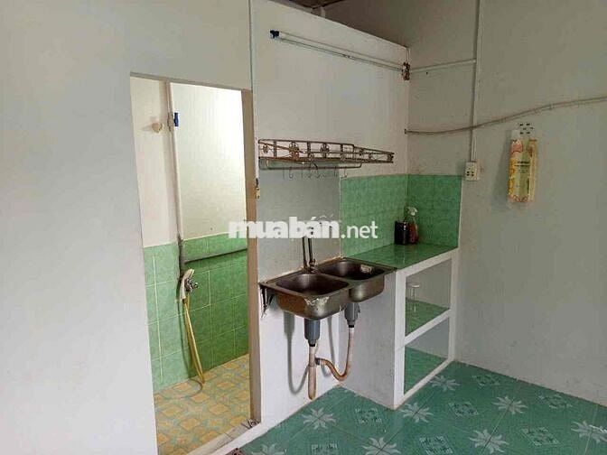 phòng máy lạnh kệ bếp wc riêng ngay gần cầu chà và Q8