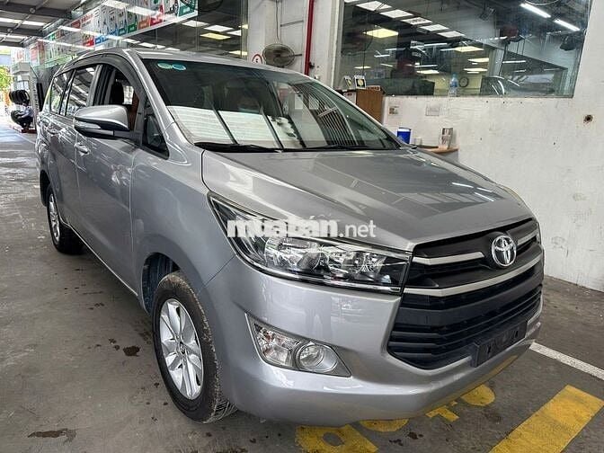Toyota Innova 2.0E 2017, số sàn, bảo hành 1 năm