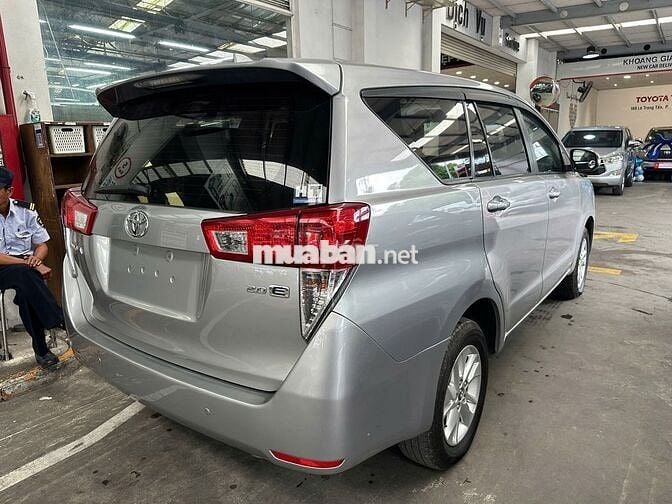 Toyota Innova 2.0E 2017, số sàn, bảo hành 1 năm