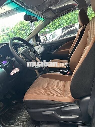 Toyota Innova 2.0E 2017, số sàn, bảo hành 1 năm