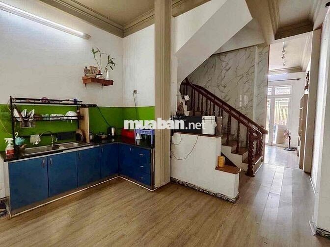 cho thuê nhà 3tầng MT LÊ BÁ TRINH - nội thất cơ bản đầy đủ