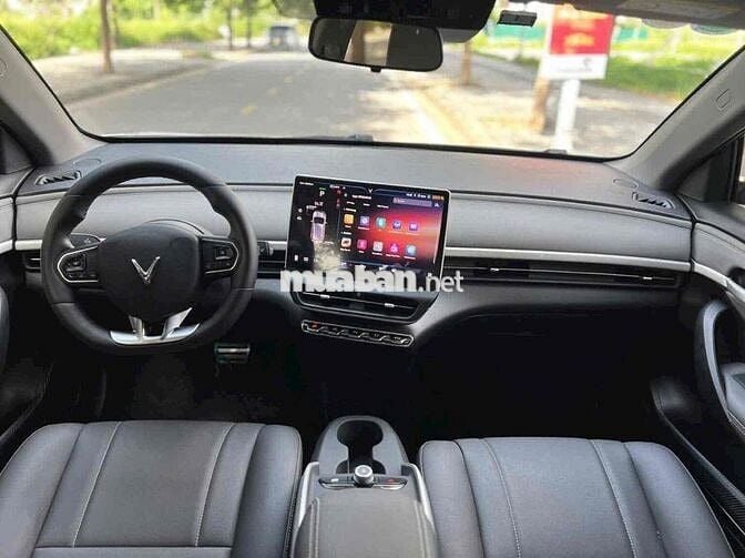 Bán VinFast VF6 Eco Trắng mới 100% Tặng TM +PK