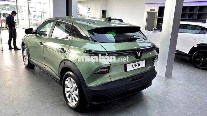 Bán VinFast VF6 Eco Trắng mới 100% Tặng TM +PK