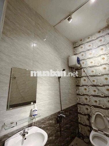 cho thuê nhà 3tầng MT LÊ BÁ TRINH - nội thất cơ bản đầy đủ