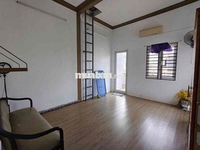 cho thuê nhà 3tầng MT LÊ BÁ TRINH - nội thất cơ bản đầy đủ