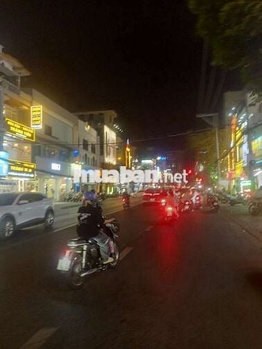 Nhà bán. Đ Nguyễn Gia Trí, P. BT. ( Đ. D2, P25 ) Q. BT, tp.HCM.