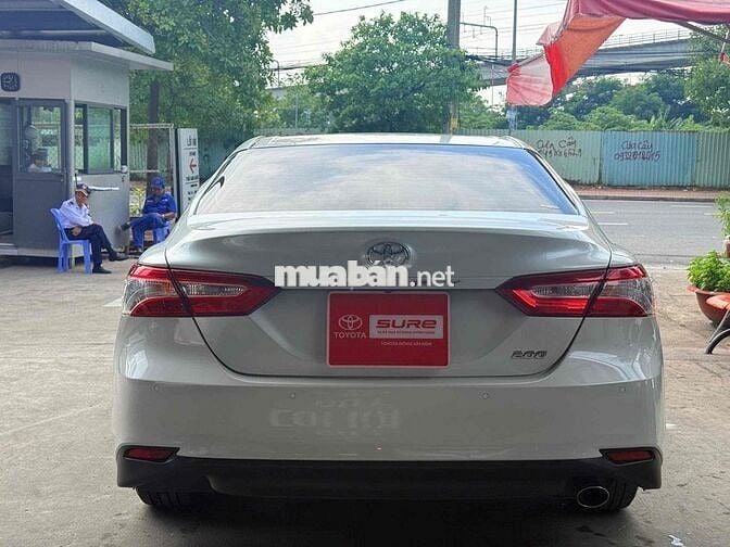 Toyota Camry 2.0G 2021 Trắng 54.000km